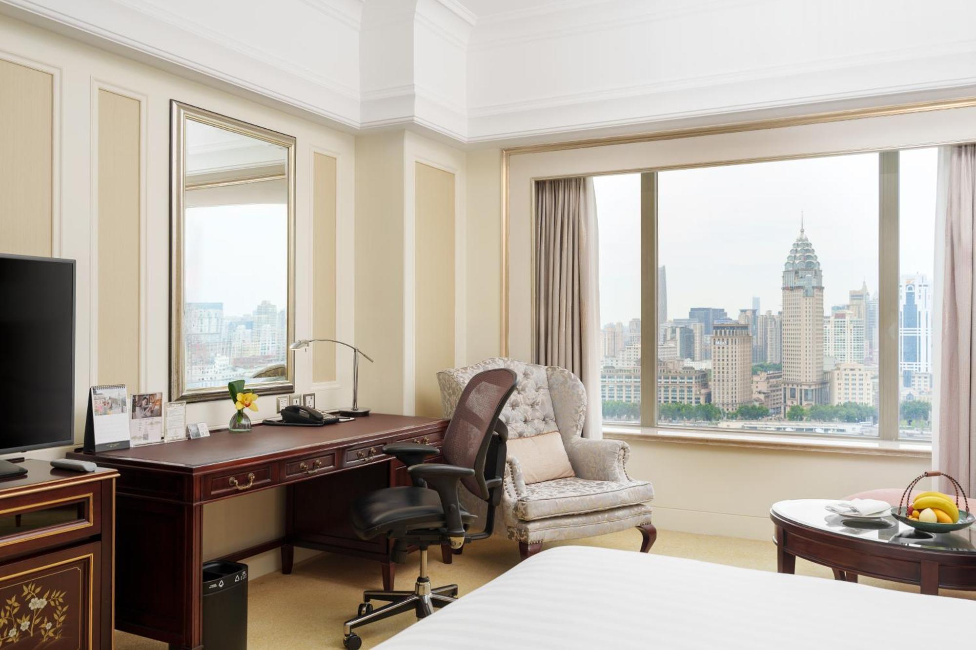 Pudong Shangri-la, Отель