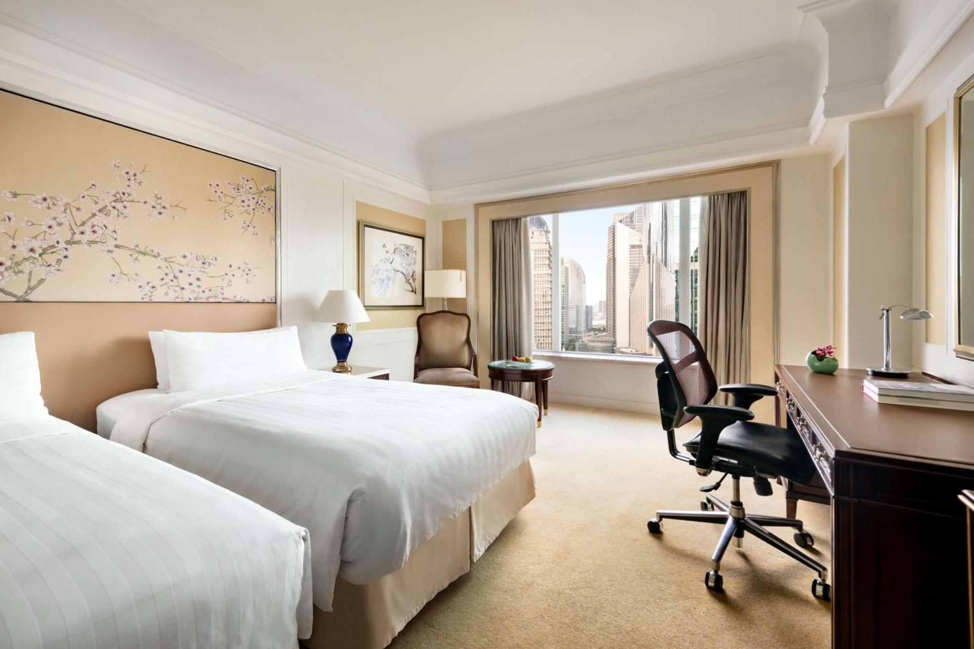 Pudong Shangri-la, Hotel 5*