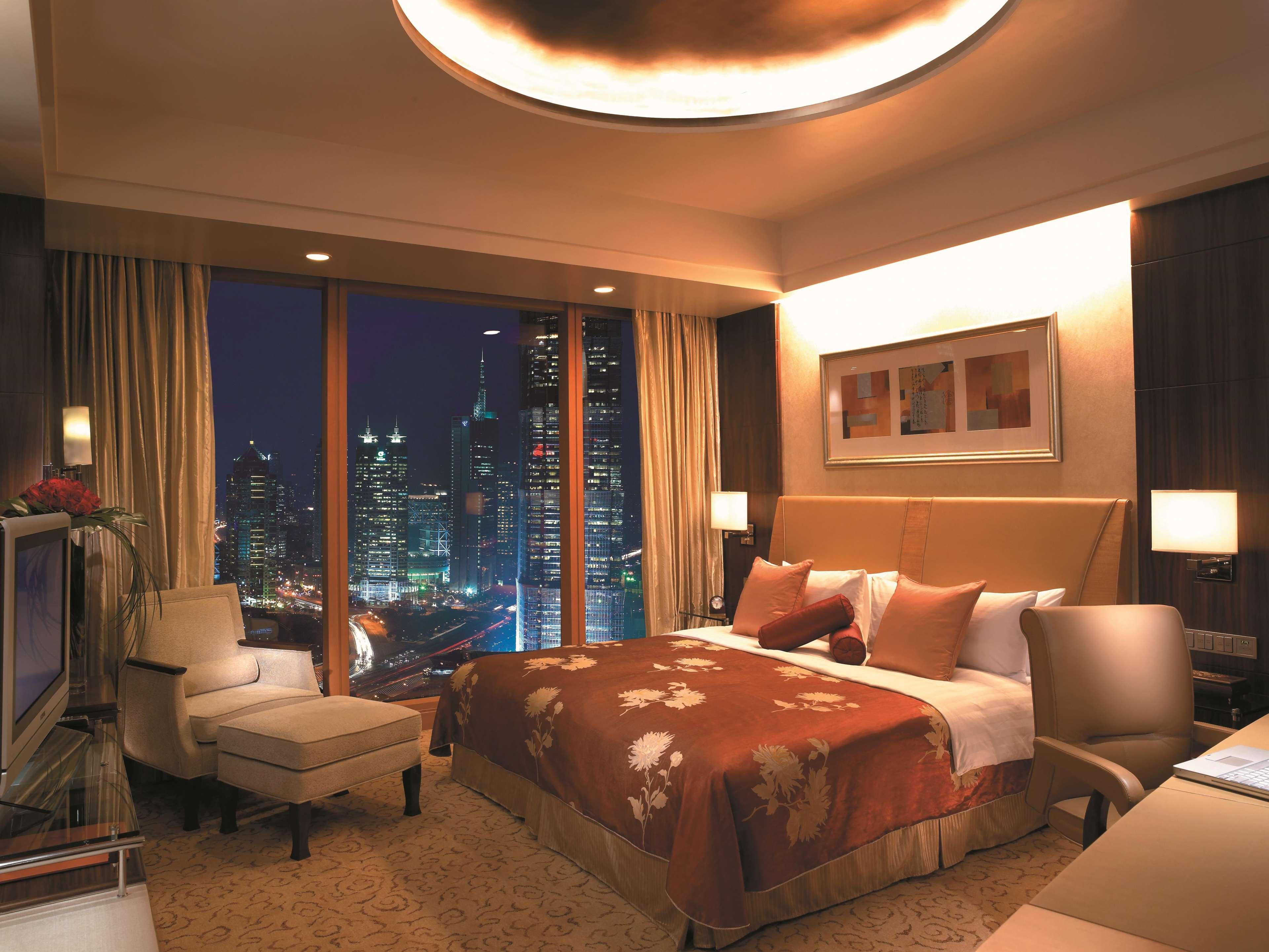 Pudong Shangri-la, 5* Shanghai