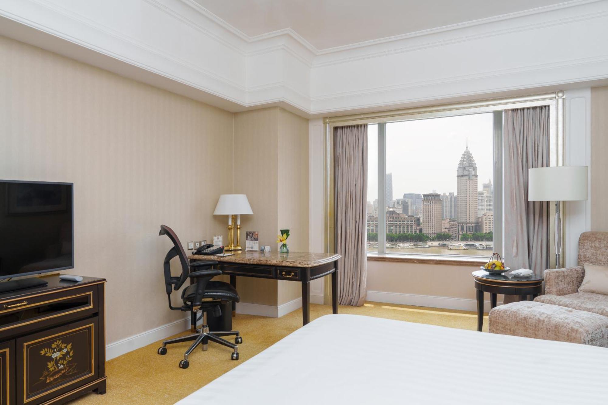 Pudong Shangri-la, Hotel