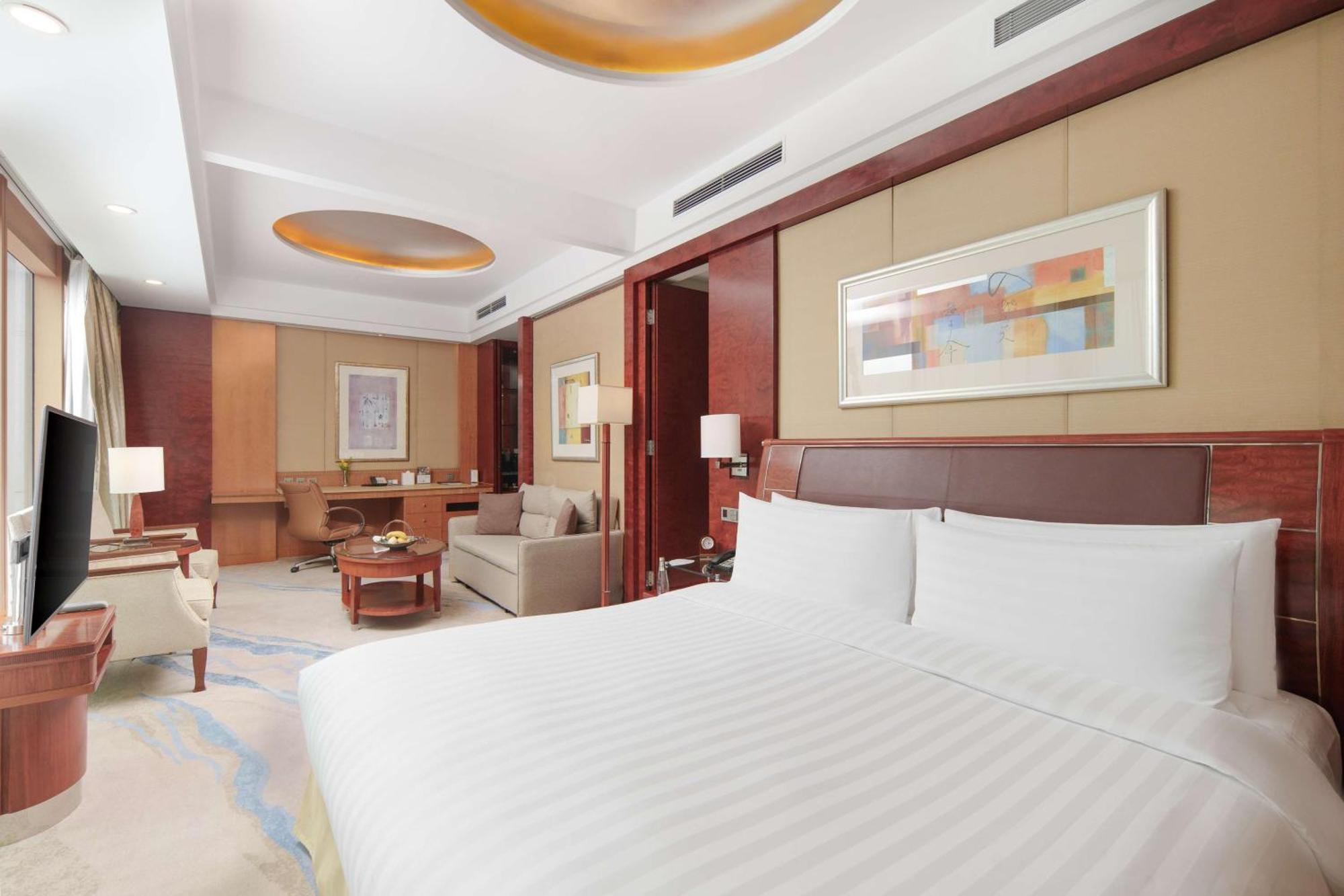 Hotel Pudong Shangri-la, 5*