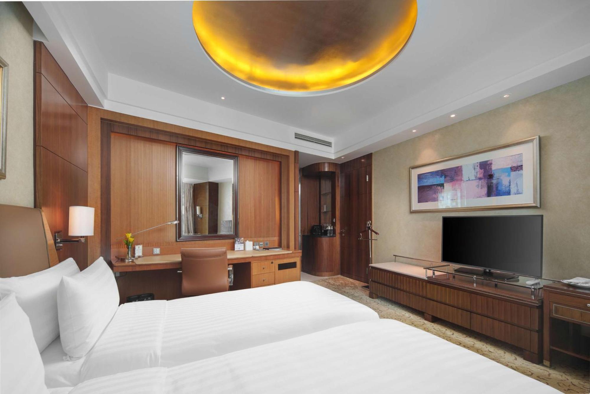 Pudong Shangri-la, 5*