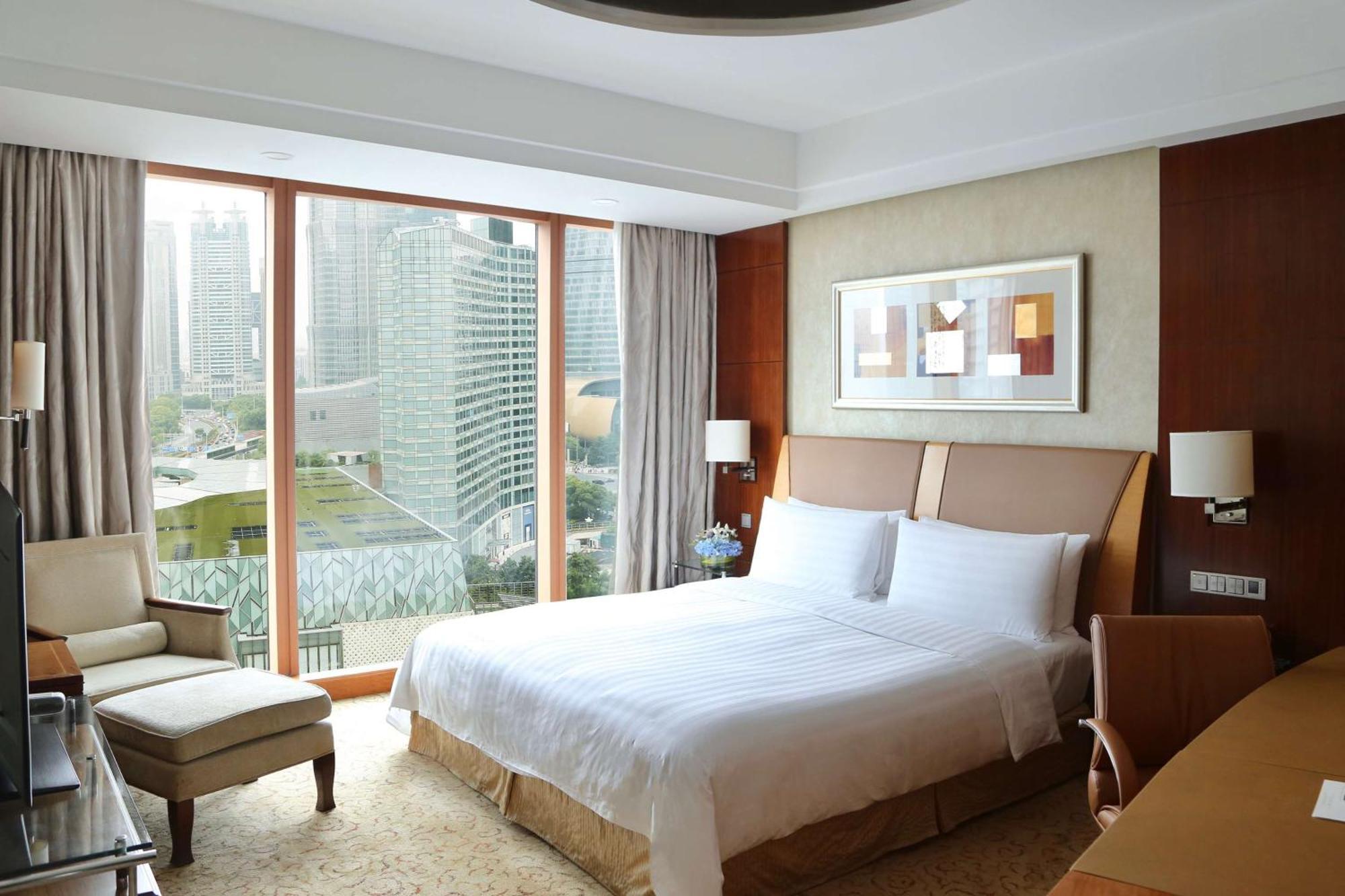 Pudong Shangri-la, Hotel
