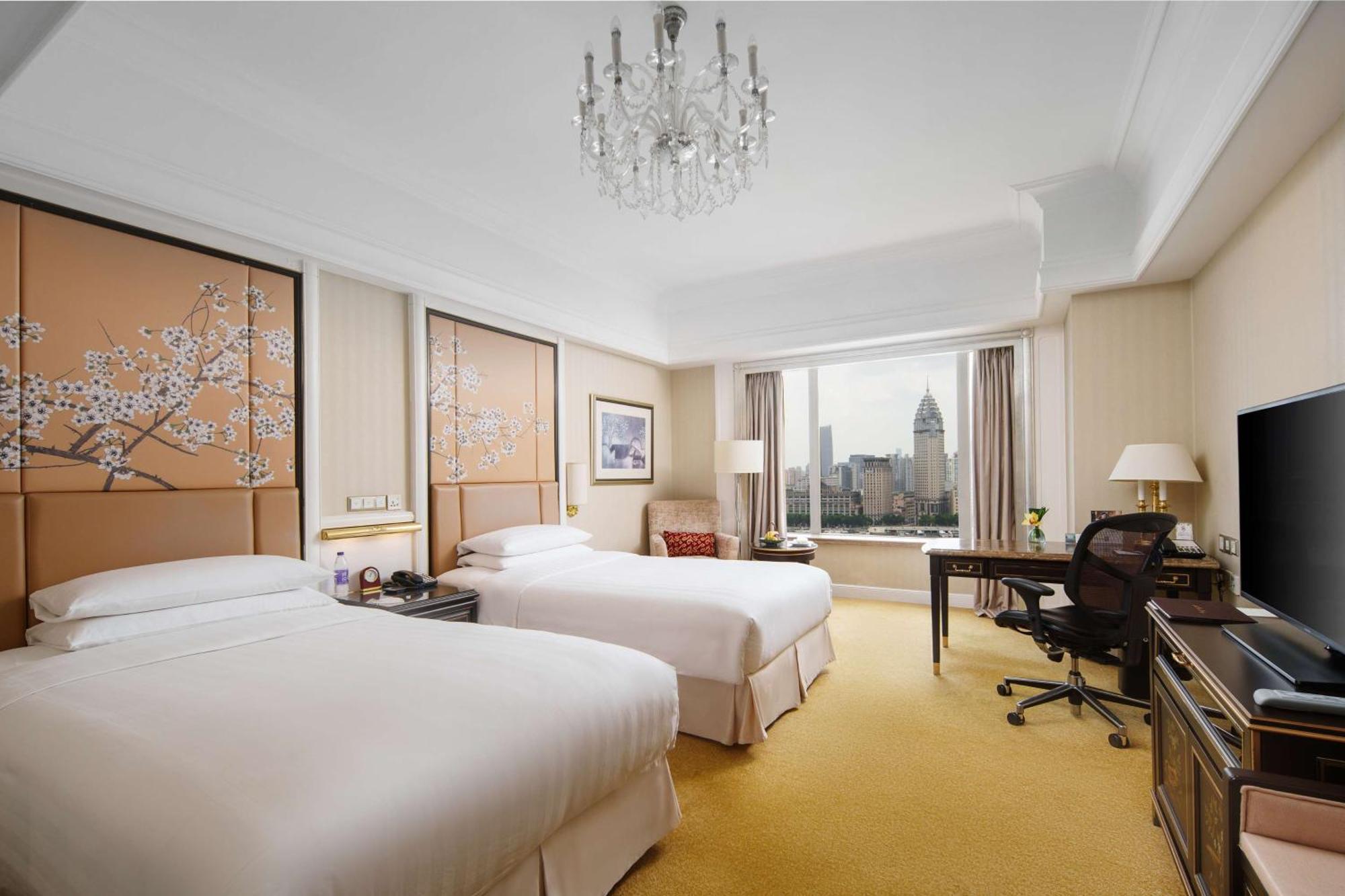 Hotel Pudong Shangri-la, 5*