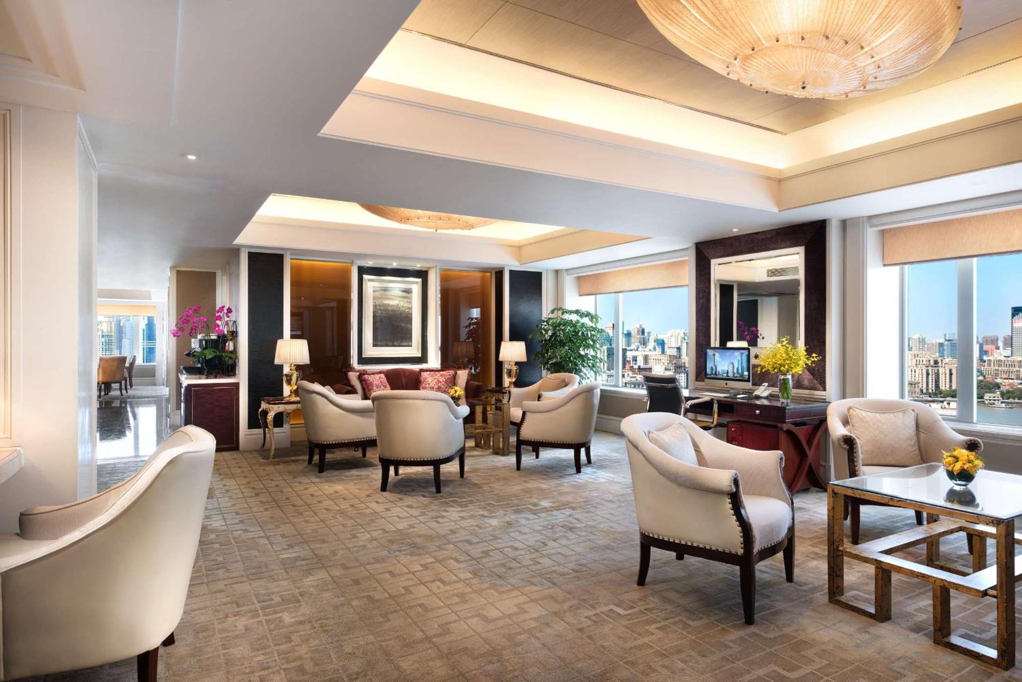 Pudong Shangri-la, Hotel 5*