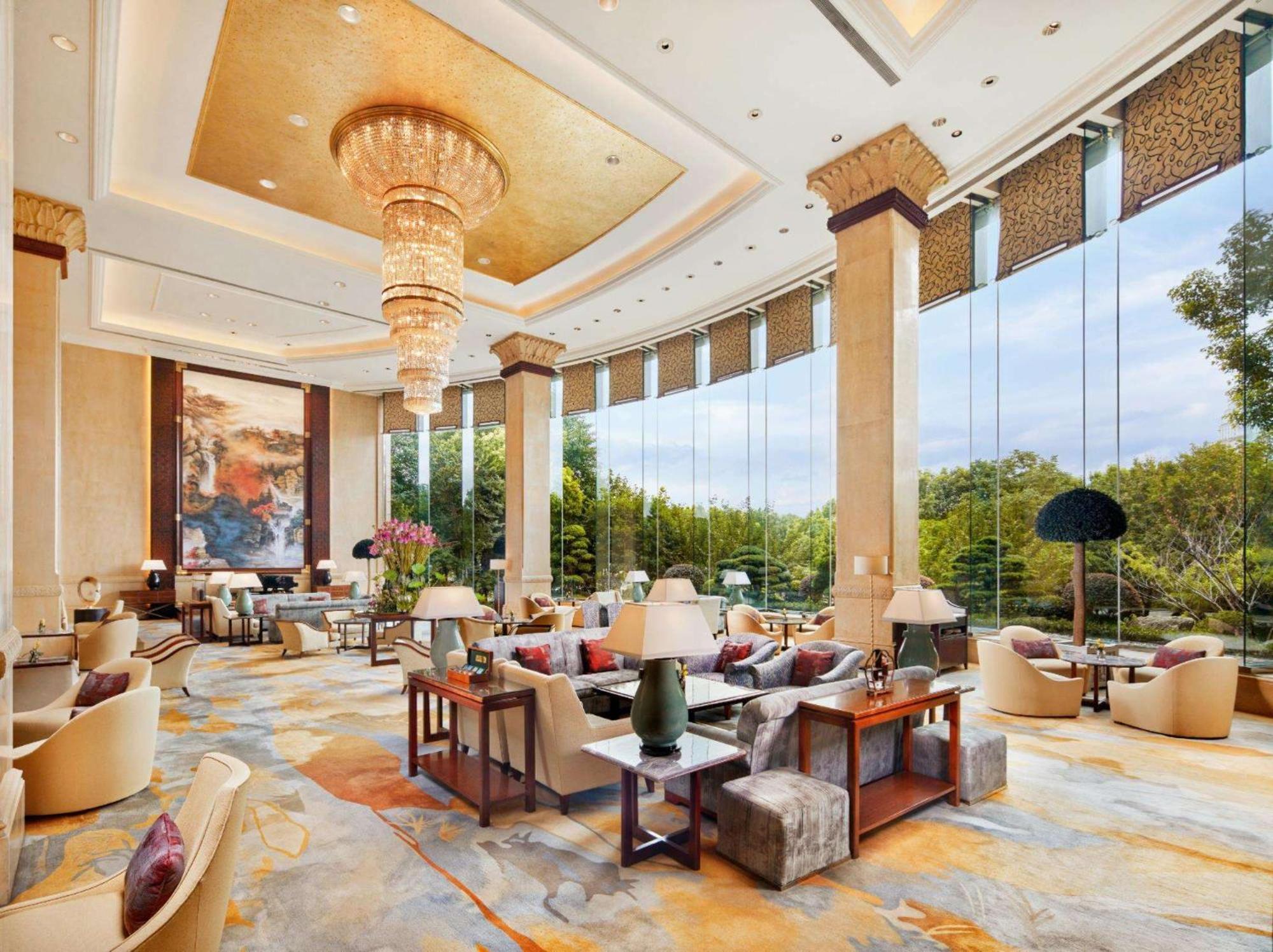 Hotel Pudong Shangri-la, 5*